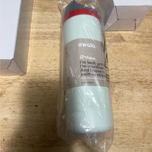 Owala Freesip 24 oz Insulated Water Bottle with Built-In Straw NIB